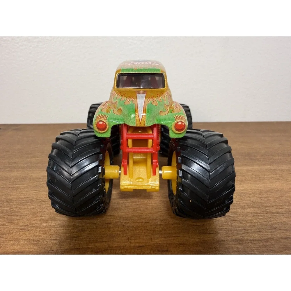 Spin Master Monster Jam Gold 40th Anniversary Exclusive Grave Digger